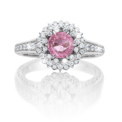 Zlatý prsten s růžovým safírem a diamanty