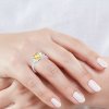 Zlatý prsten s citrínem a diamanty